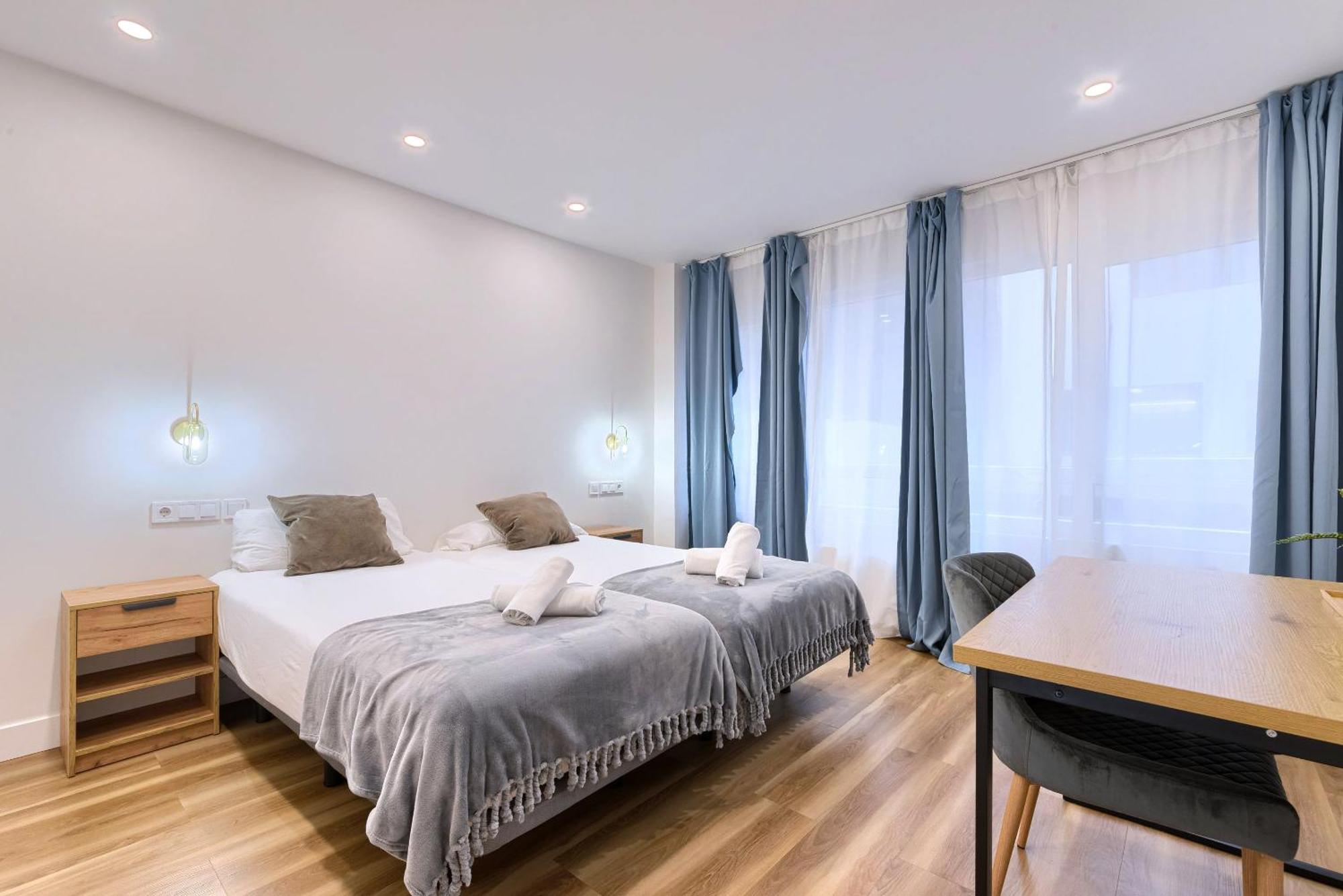 Deustown Apartamentos Bilbao Bagian luar foto