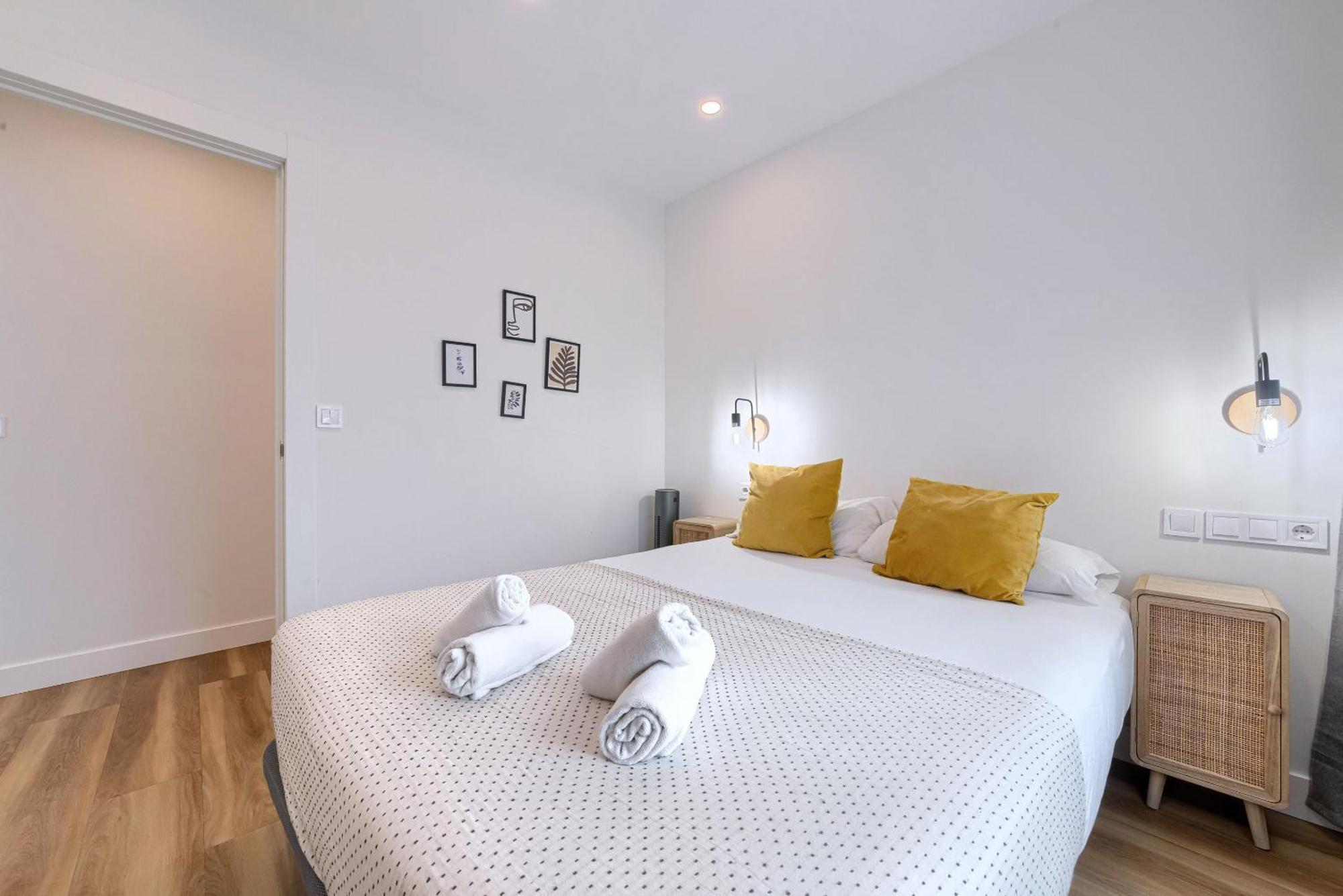 Deustown Apartamentos Bilbao Bagian luar foto