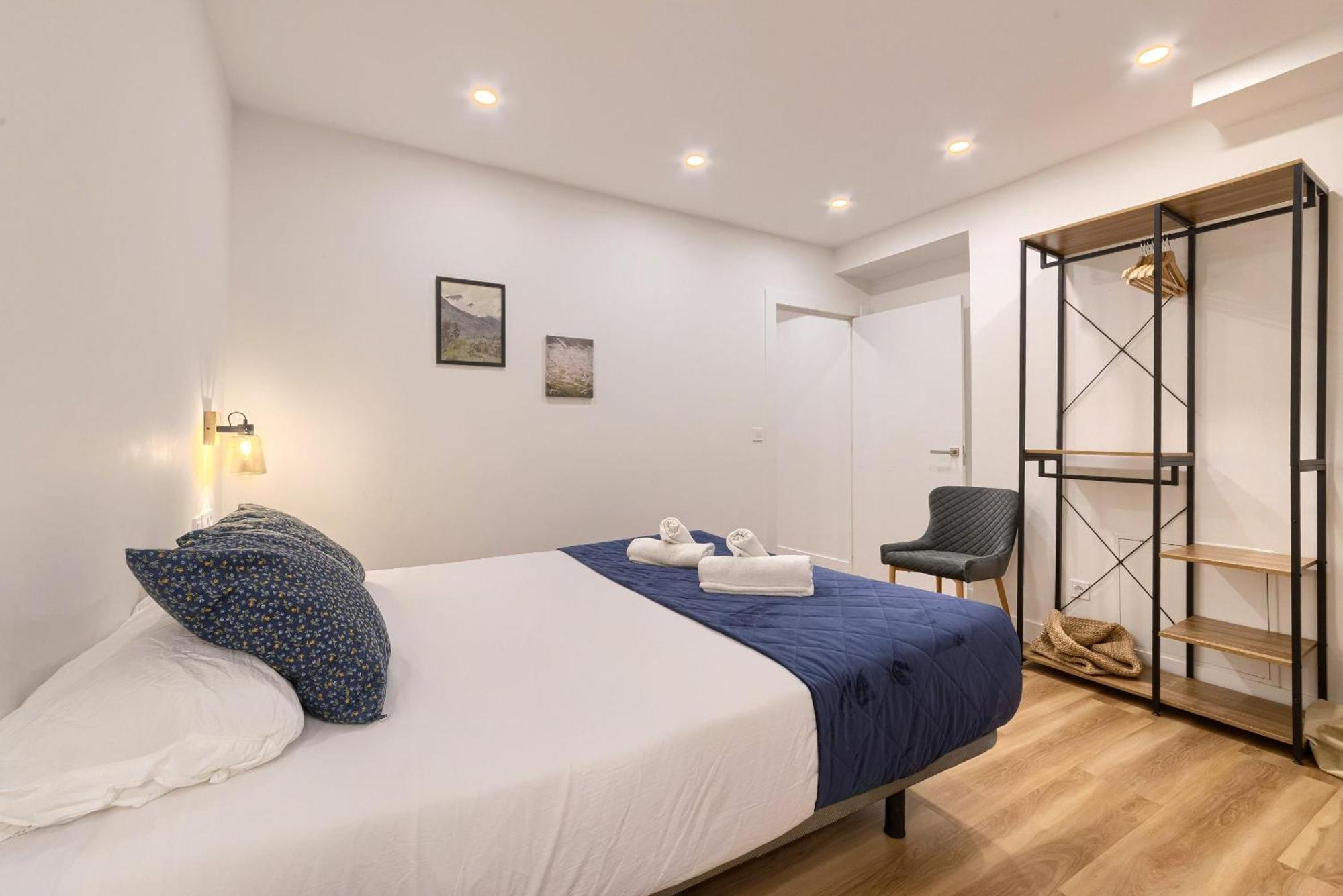 Deustown Apartamentos Bilbao Bagian luar foto