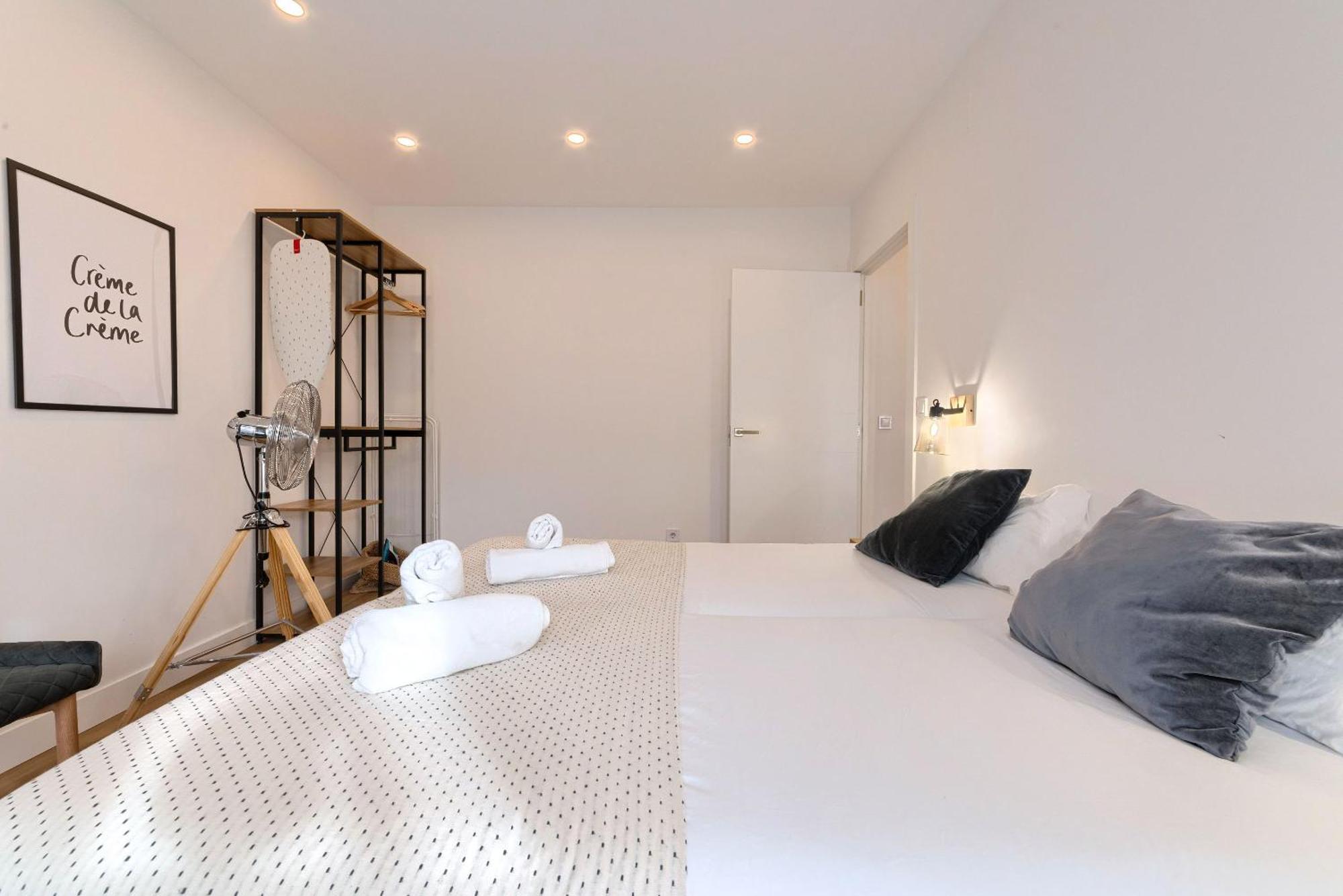 Deustown Apartamentos Bilbao Bagian luar foto