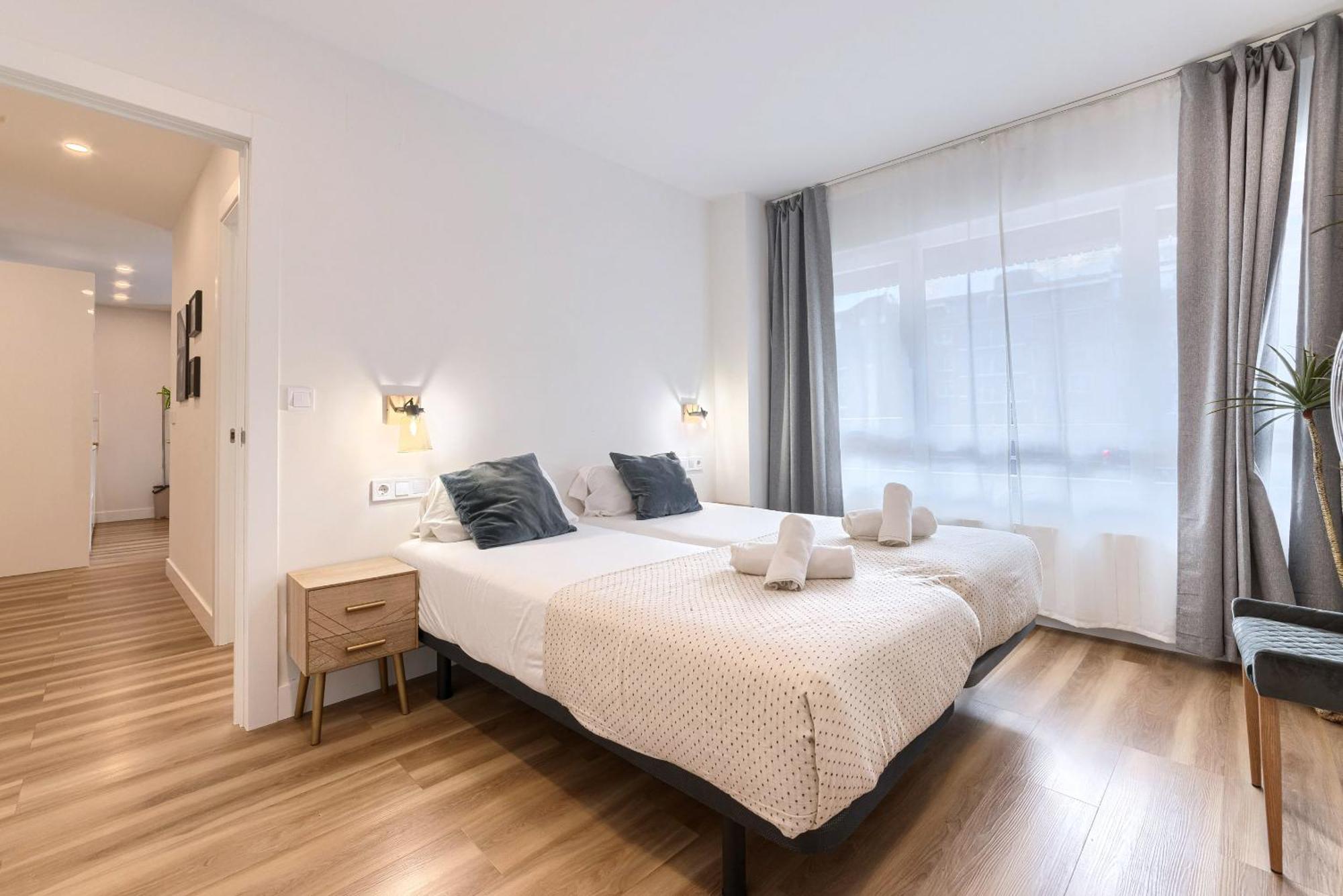 Deustown Apartamentos Bilbao Bagian luar foto